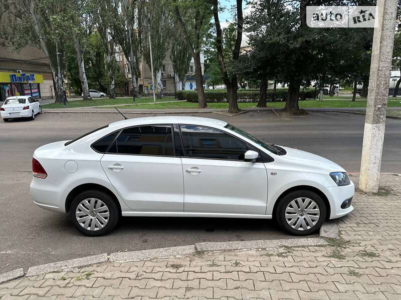 Седан Volkswagen Polo 2014 в Николаеве