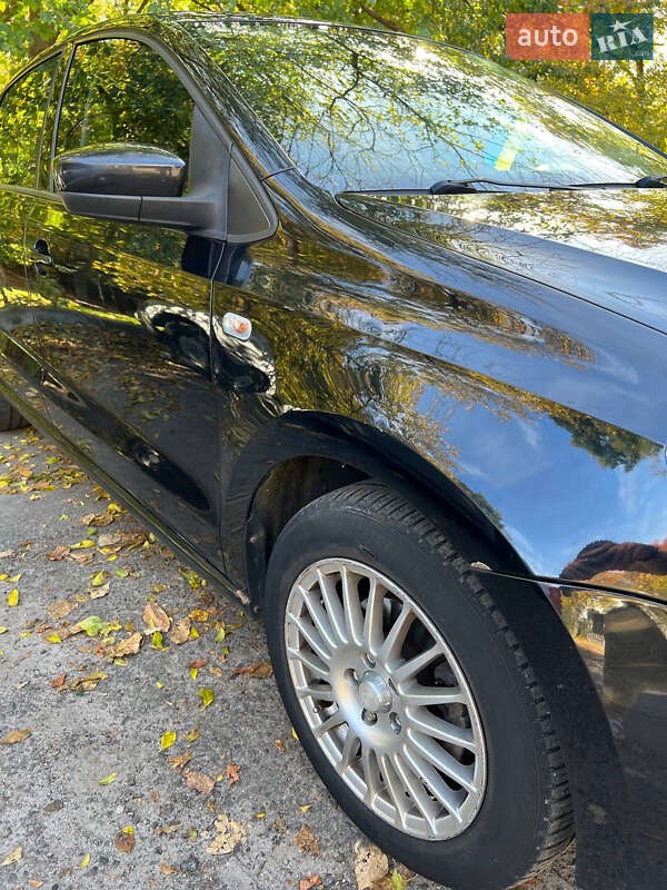 Седан Volkswagen Polo 2011 в Львове