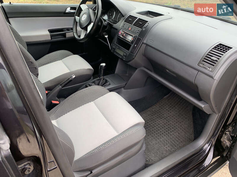 Хетчбек Volkswagen Polo 2006 в Збаражі