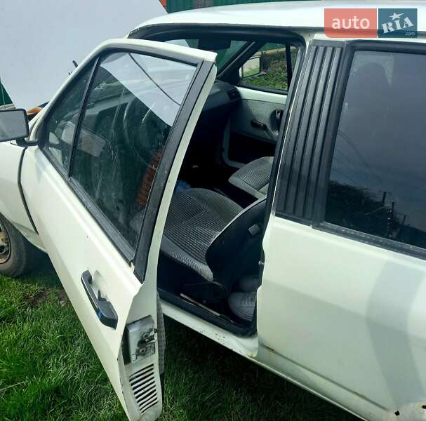 Хетчбек Volkswagen Polo 1988 в Умані