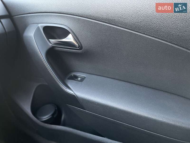 Седан Volkswagen Polo 2013 в Покровске