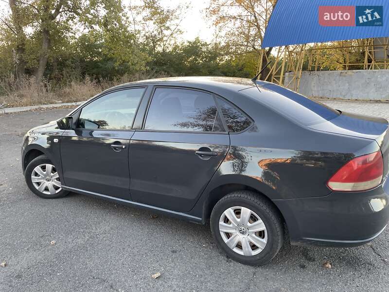 Седан Volkswagen Polo 2013 в Покровске