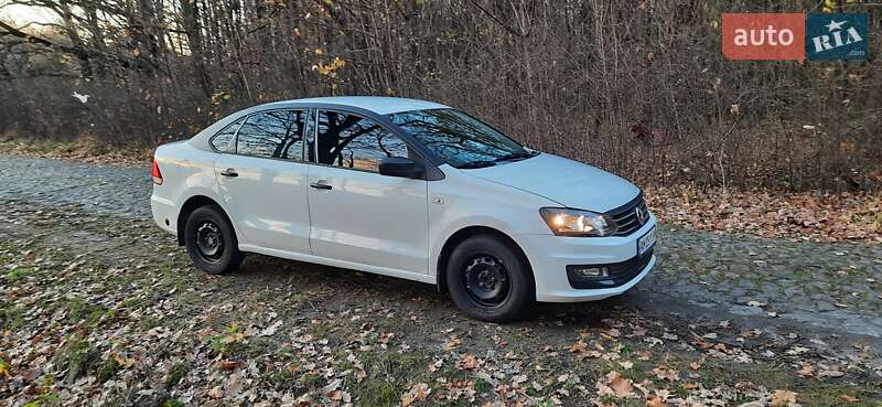 Седан Volkswagen Polo 2017 в Бердичеве