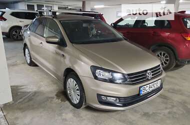 Седан Volkswagen Polo 2015 в Львове