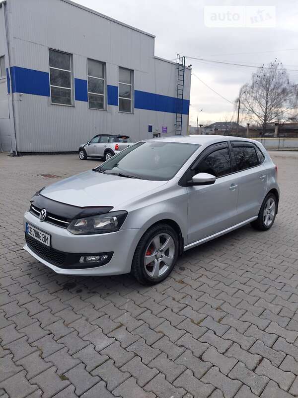 Хэтчбек Volkswagen Polo 2009 в Черновцах