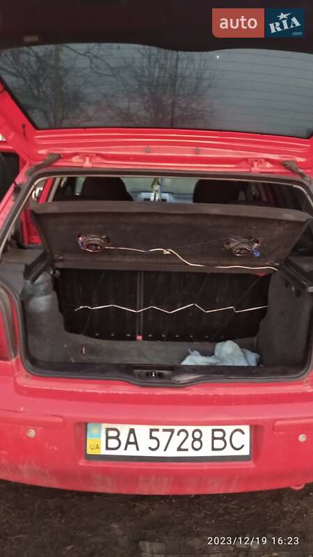 Хэтчбек Volkswagen Polo 2001 в Кропивницком