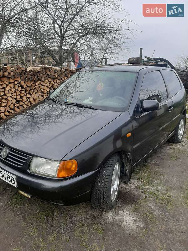 Хэтчбек Volkswagen Polo 1995 в Вараше