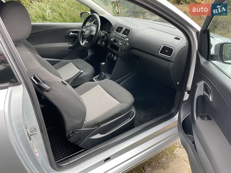 Хэтчбек Volkswagen Polo 2011 в Городенке