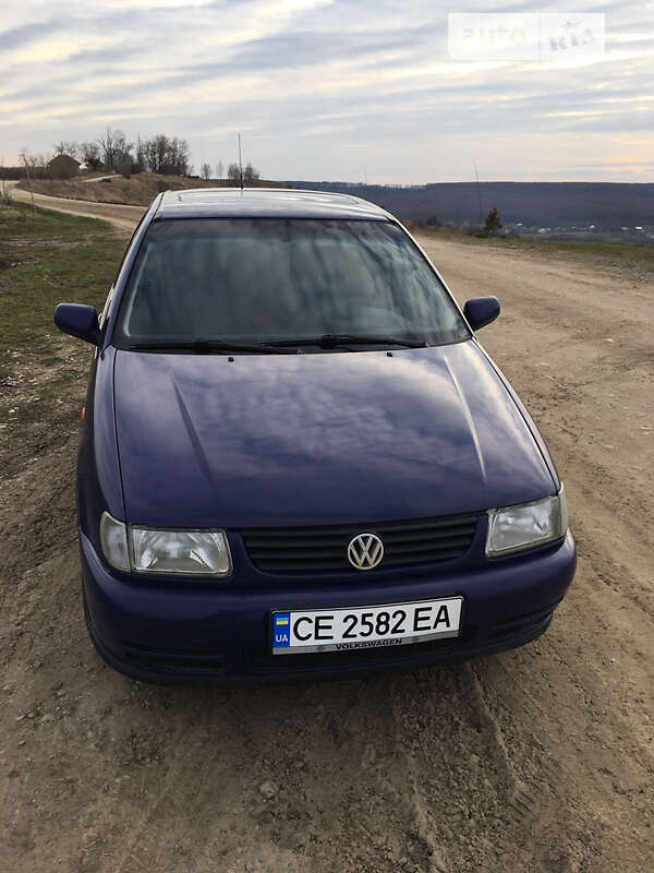 Седан Volkswagen Polo 1996 в Глыбокой