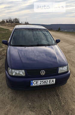 Седан Volkswagen Polo 1996 в Глыбокой