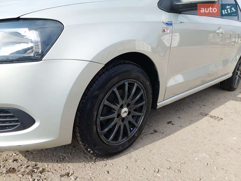 Седан Volkswagen Polo 2012 в Харкові