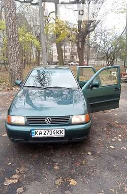 Седан Volkswagen Polo 1997 в Киеве