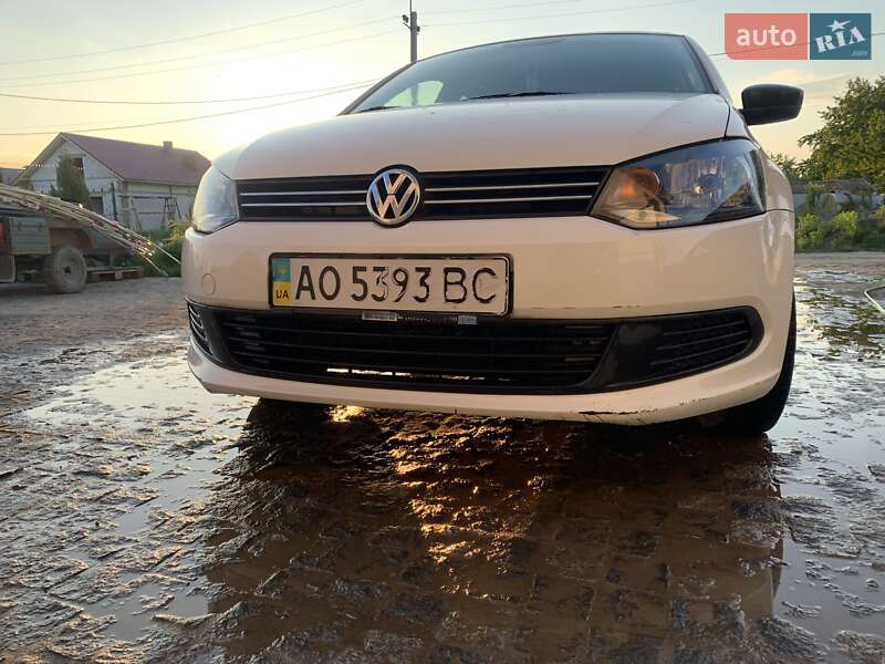Седан Volkswagen Polo 2012 в Ужгороді фото 2 Седан Volkswagen Polo 2012 в Ужгороді