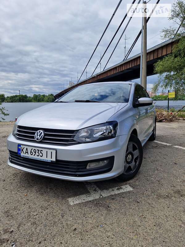 Седан Volkswagen Polo 2015 в Киеве