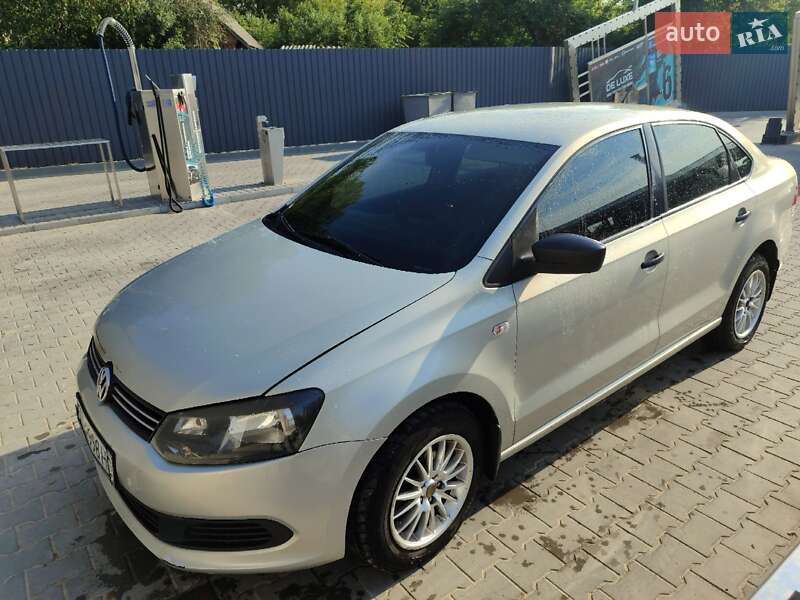 Седан Volkswagen Polo 2012 в Семеновке