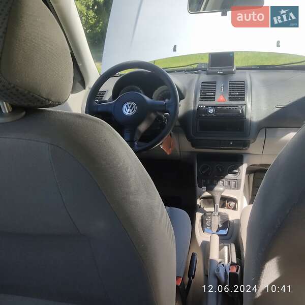 Седан Volkswagen Polo 2000 в Володимирі