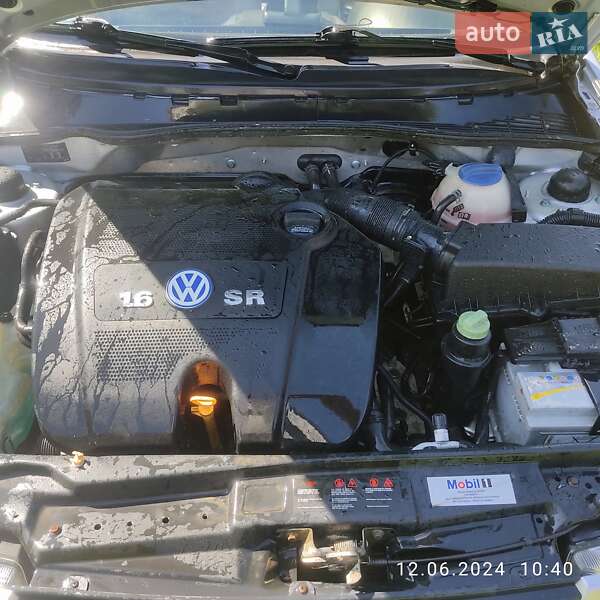 Седан Volkswagen Polo 2000 в Володимирі