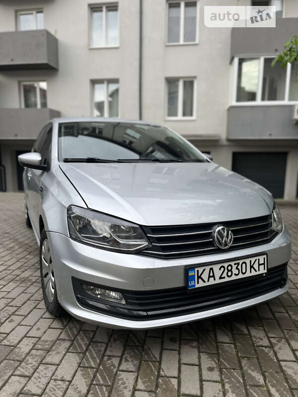 Седан Volkswagen Polo 2018 в Ужгороді