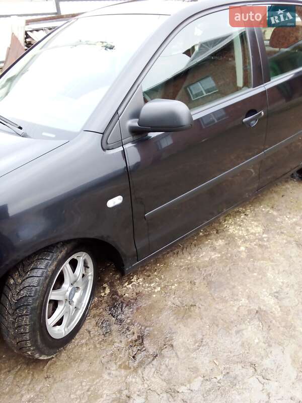 Хэтчбек Volkswagen Polo 2004 в Зборове
