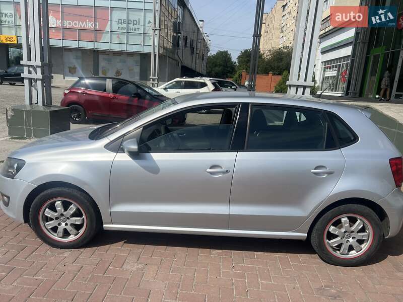 Хэтчбек Volkswagen Polo 2011 в Черновцах