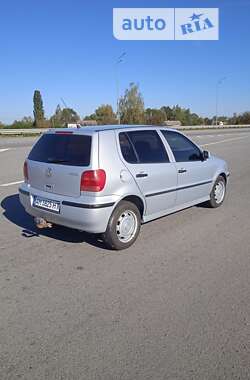 Хетчбек Volkswagen Polo 2000 в Звягелі