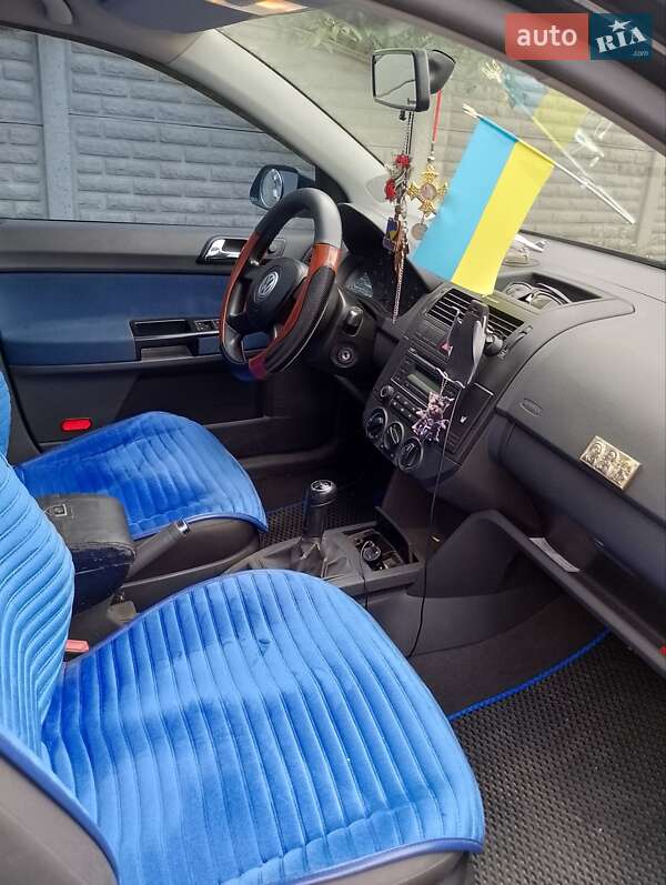 Хэтчбек Volkswagen Polo 2005 в Городище