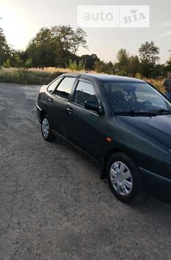 Седан Volkswagen Polo 1997 в Новому Розділі