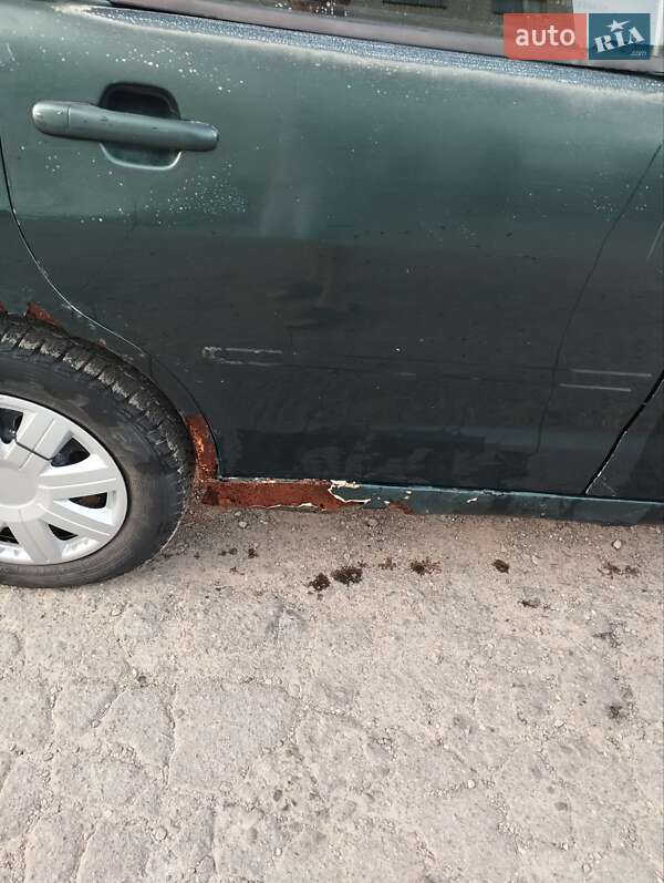 Седан Volkswagen Polo 1997 в Новом Роздоле