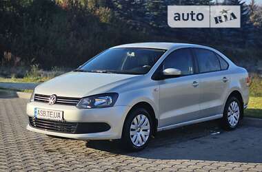 Седан Volkswagen Polo 2013 в Тернополі