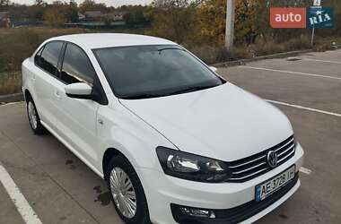 Седан Volkswagen Polo 2017 в Днепре