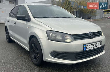 Седан Volkswagen Polo 2011 в Киеве