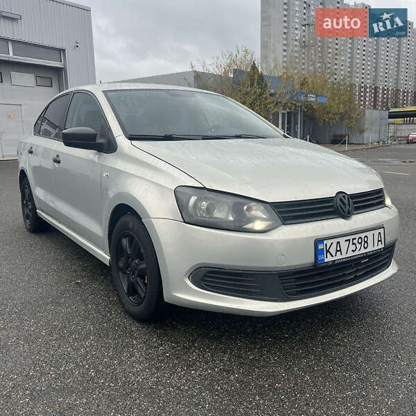 Седан Volkswagen Polo 2011 в Киеве