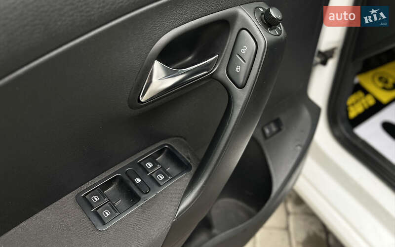 Седан Volkswagen Polo 2013 в Мукачевому