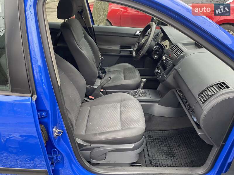 Хетчбек Volkswagen Polo 2004 в Дніпрі