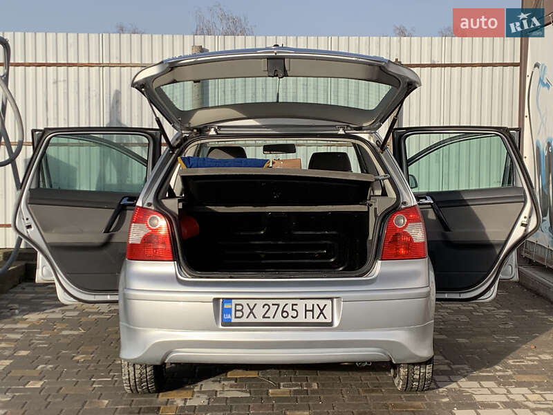 Хетчбек Volkswagen Polo 2003 в Ізяславі