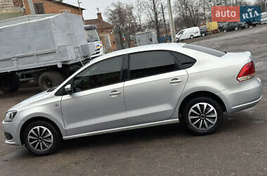 Седан Volkswagen Polo 2012 в Сумах