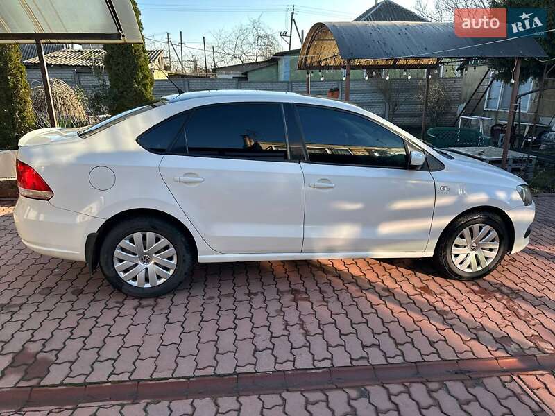 Седан Volkswagen Polo 2012 в Дніпрі
