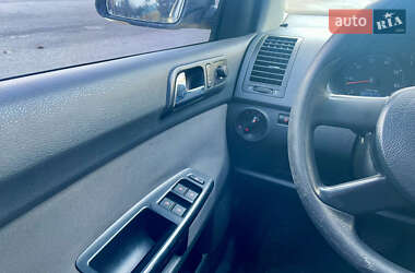 Хэтчбек Volkswagen Polo 2006 в  фото 12 Хэтчбек Volkswagen Polo 2006 в