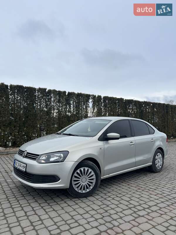 Седан Volkswagen Polo 2012 в Дунаевцах