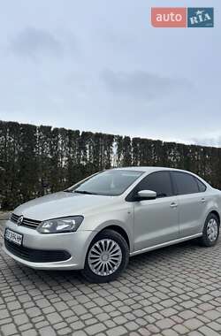 Седан Volkswagen Polo 2012 в Дунаевцах