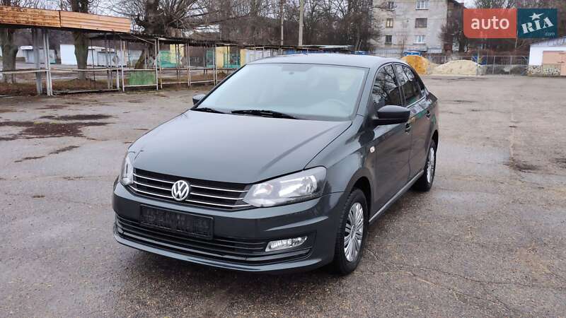 Седан Volkswagen Polo 2017 в Жовтих Водах