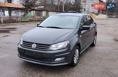 Седан Volkswagen Polo 2017 в Жовтих Водах