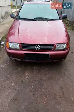 Седан Volkswagen Polo 1997 в Львові