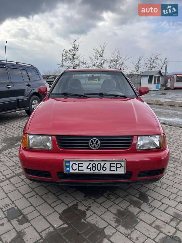 Седан Volkswagen Polo 1997 в Черновцах