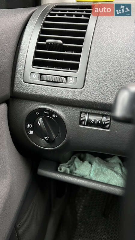 Хетчбек Volkswagen Polo 2002 в Дніпрі
