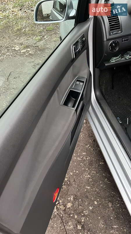Хетчбек Volkswagen Polo 2002 в Дніпрі