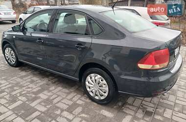 Седан Volkswagen Polo 2017 в Львове