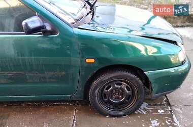 Седан Volkswagen Polo 1998 в 