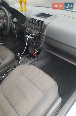 Хэтчбек Volkswagen Polo 2006 в 