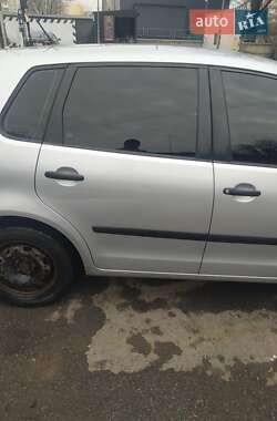 Хэтчбек Volkswagen Polo 2006 в 